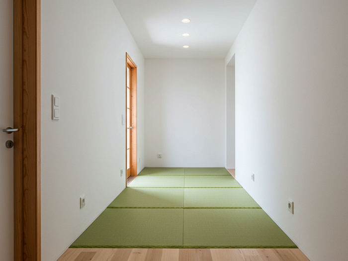 玄関や廊下に敷いて雰囲気を一新