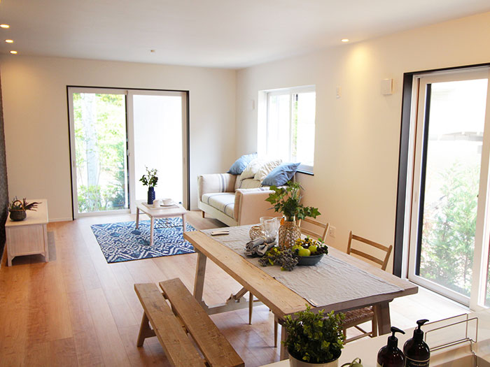 住宅（畳・フローリング・カーペット・ベッド・ソファー）